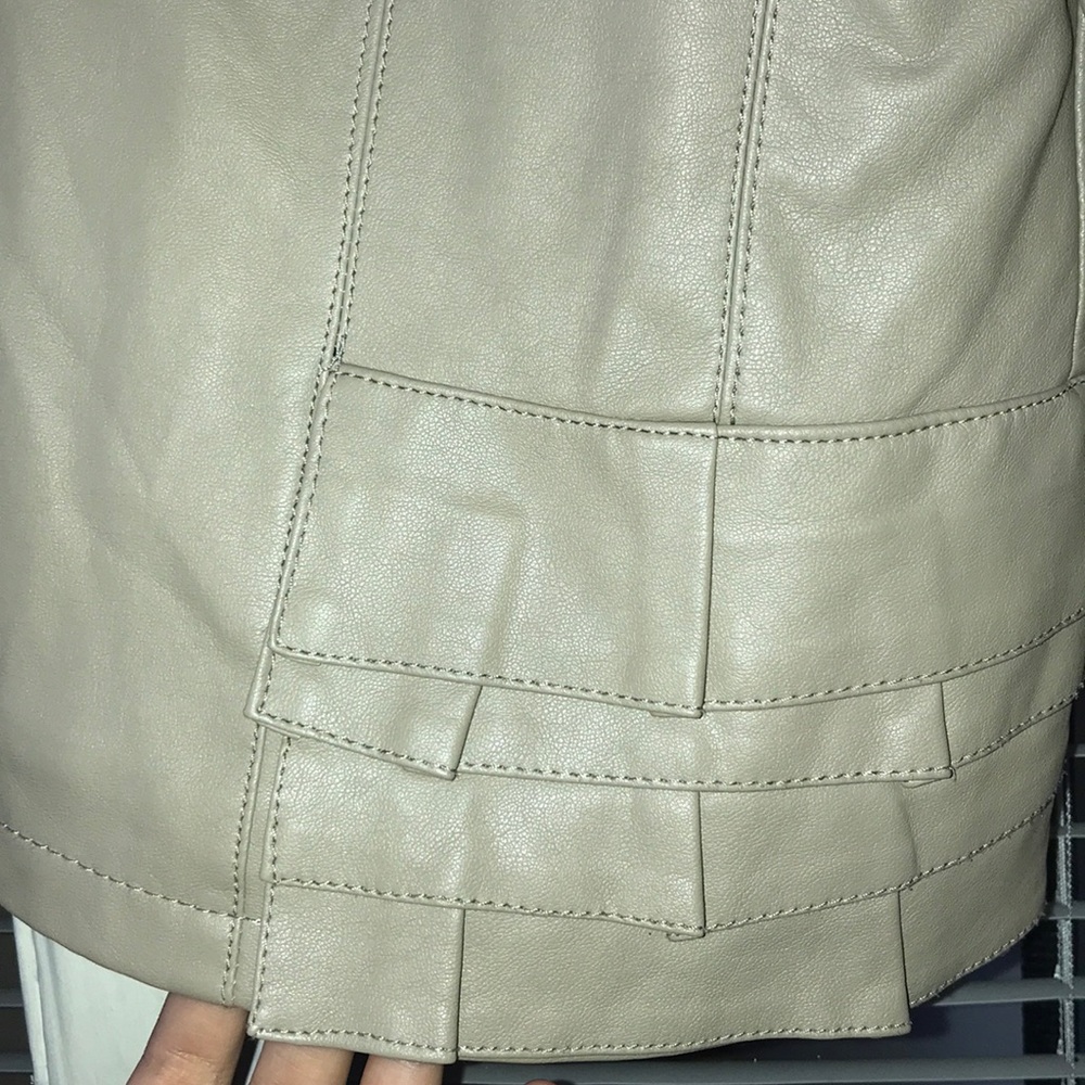 jacket - Picture 2 of 5